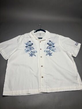 BDG Resort wear White Short-Sleeve Button-Down Shirt with Blue Floral Embroidery